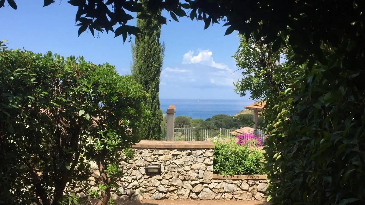 Nisportino, Elba. Bilocale Con Patio Vista Mare. Villa Casa Castagno Italy